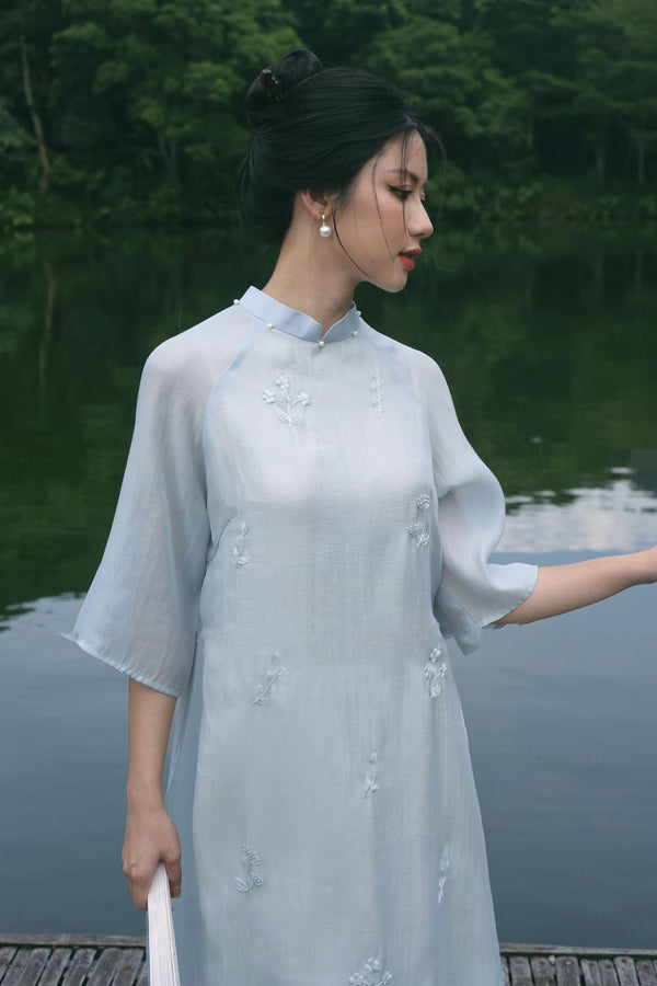 Loose Embroider Floral Ao Dai