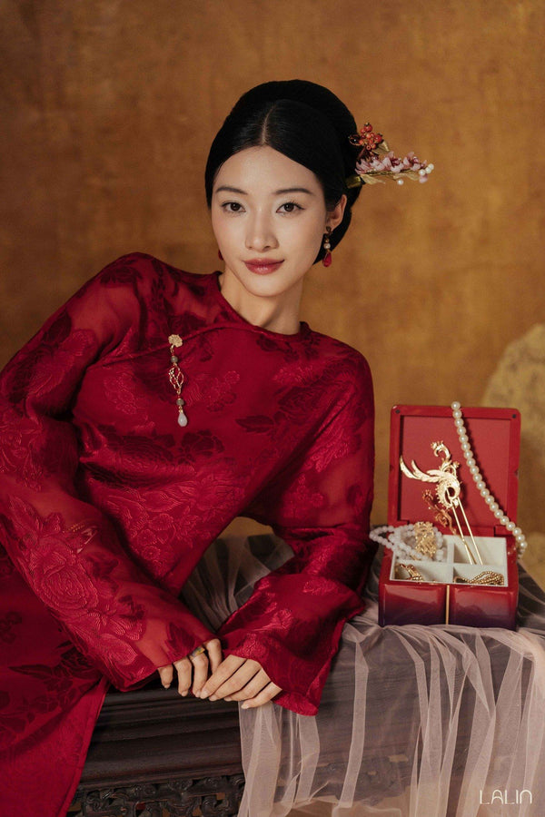 Red Giao Nhu Silk Modernize Ao Dai