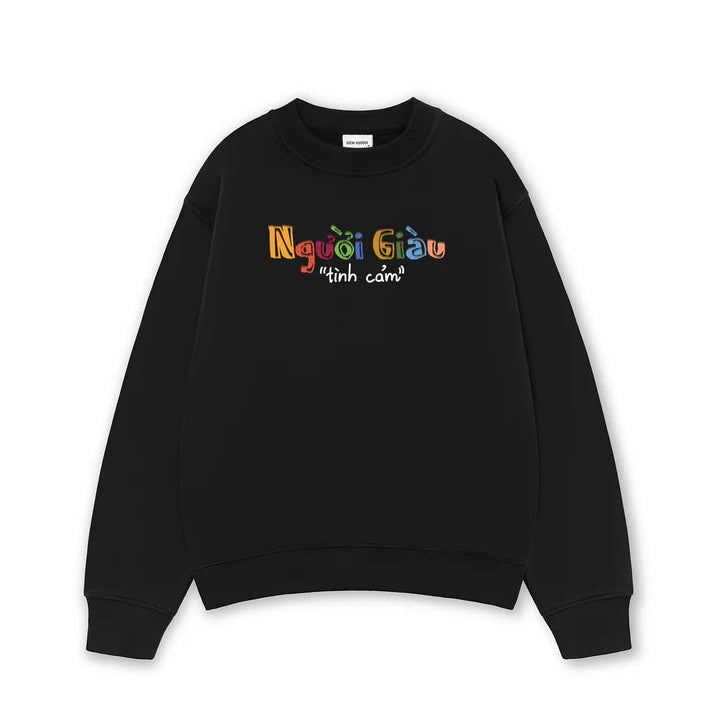 Áo Sweater Form Rộng In Người Giàu Tình Cảm