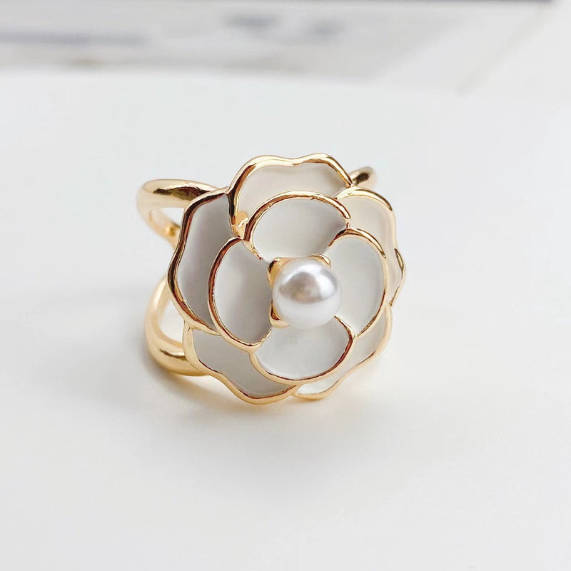 Elegant Feminine Gold Pearl Scarf Ring