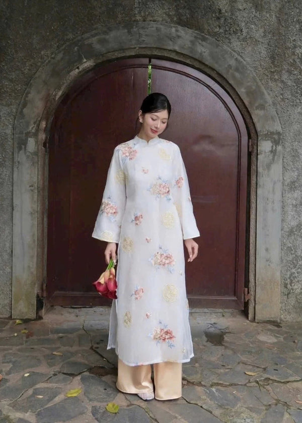Hoa Linh Embroidered Chiffon Modernize Ao Dai