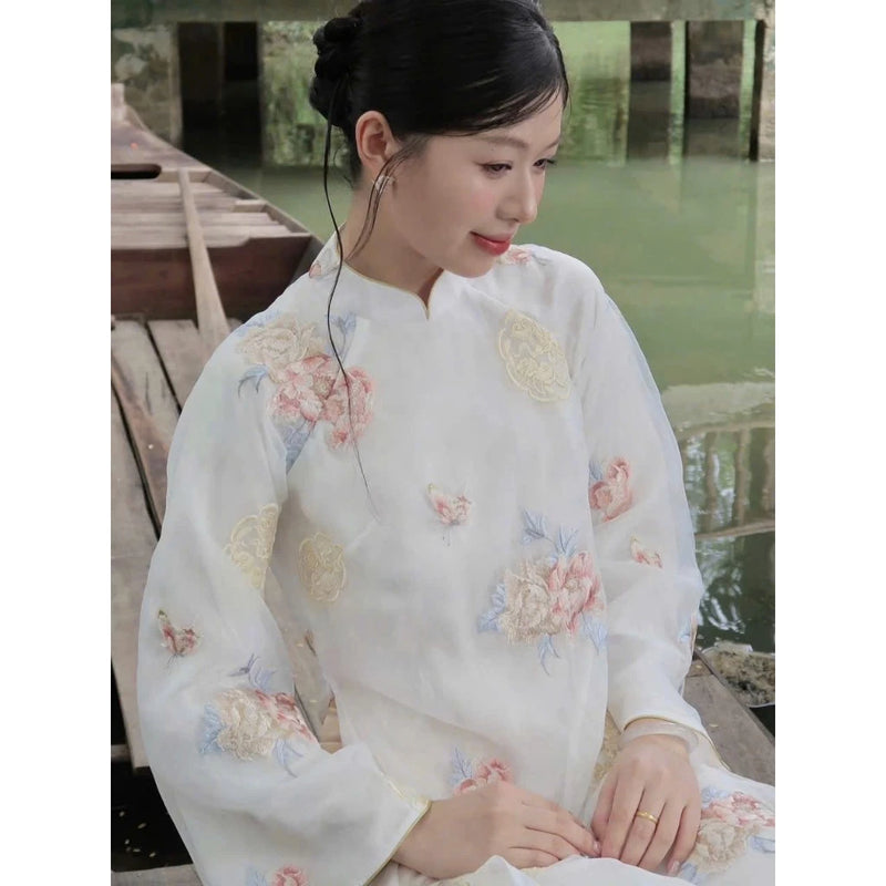Hoa Linh Embroidered Chiffon Modernize Ao Dai
