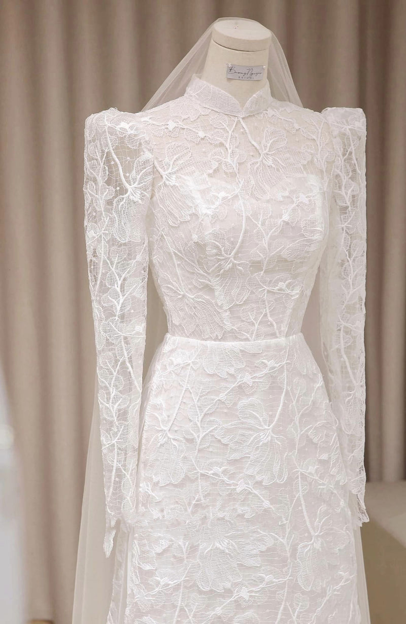 Elegant Lace Vietnamese Modernized Wedding Ao Dai